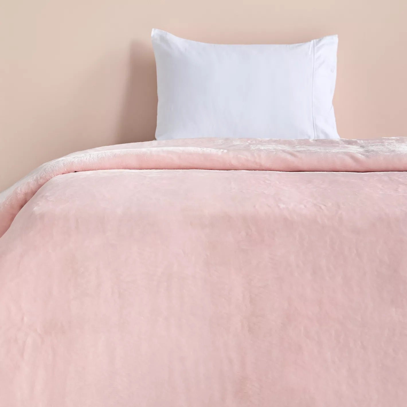 Luxury Plush Blanket - 150x200 cms Pink Blush